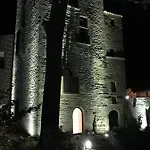 Tour Sarrazine De 4* Montaren-et-Saint-Médiers