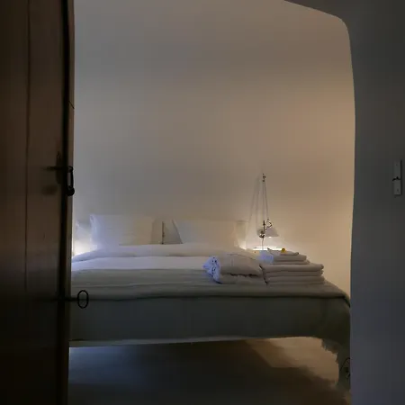 Tour Sarrazine De 4* Montaren-et-Saint-Médiers