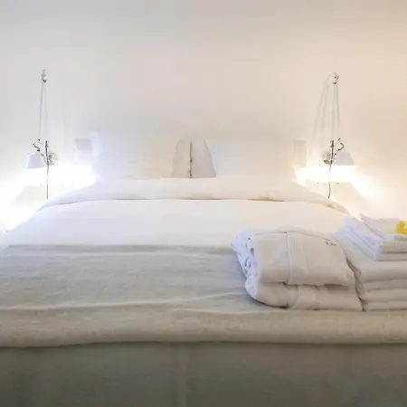 Tour Sarrazine De Bed and breakfast