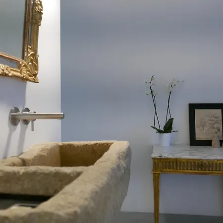 Tour Sarrazine De Bed and breakfast