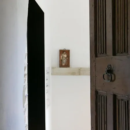 Tour Sarrazine De Bed & Breakfast Montaren-et-Saint-Médiers
