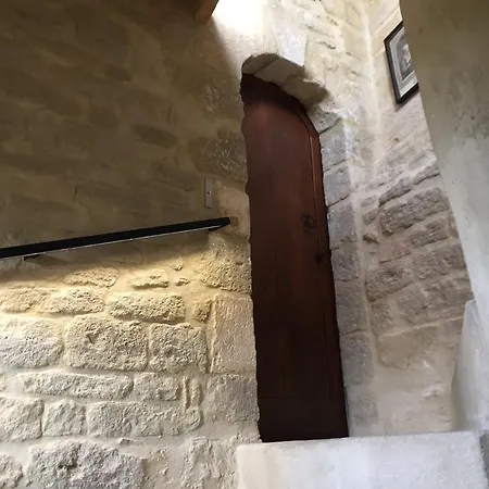 Tour Sarrazine De Bed and breakfast