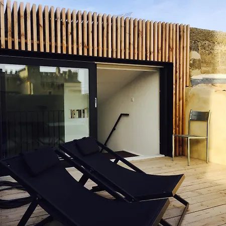 Tour Sarrazine De Bed and breakfast