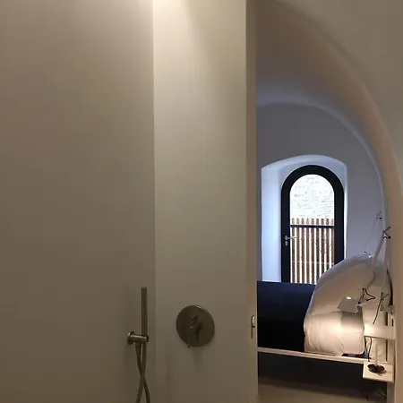 Tour Sarrazine De Bed and breakfast Montaren-et-Saint-Médiers