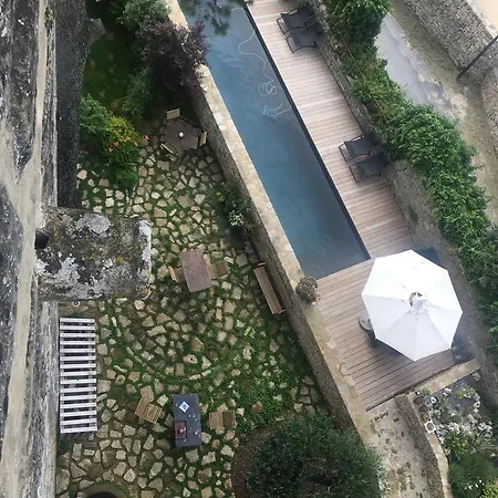 Bed and breakfast Tour Sarrazine De 4*