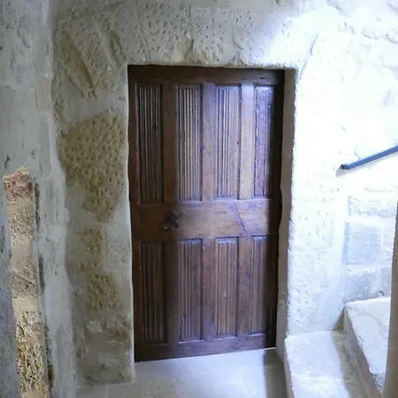 Bed and breakfast Tour Sarrazine De 4*