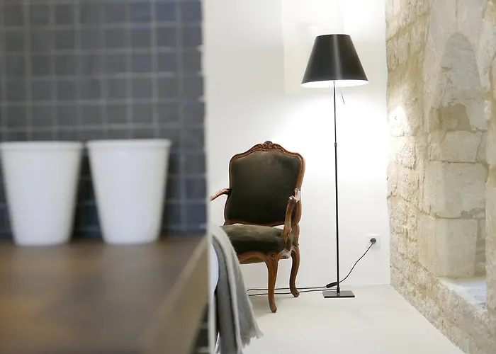 Tour Sarrazine De Couette-café 4*