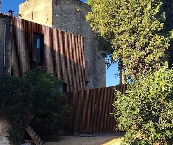 Tour Sarrazine De Couette-café 4*