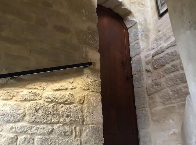 Tour Sarrazine De Couette-café