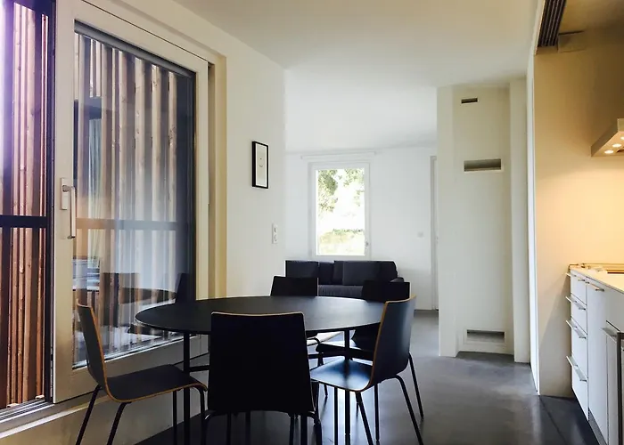 Tour Sarrazine De Couette-café
