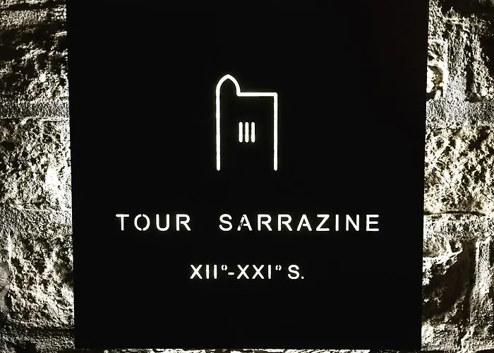Tour Sarrazine De Couette-café Montaren-et-Saint-Médiers