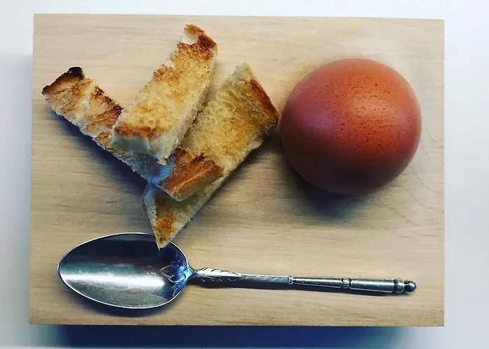 Tour Sarrazine De Couette-café